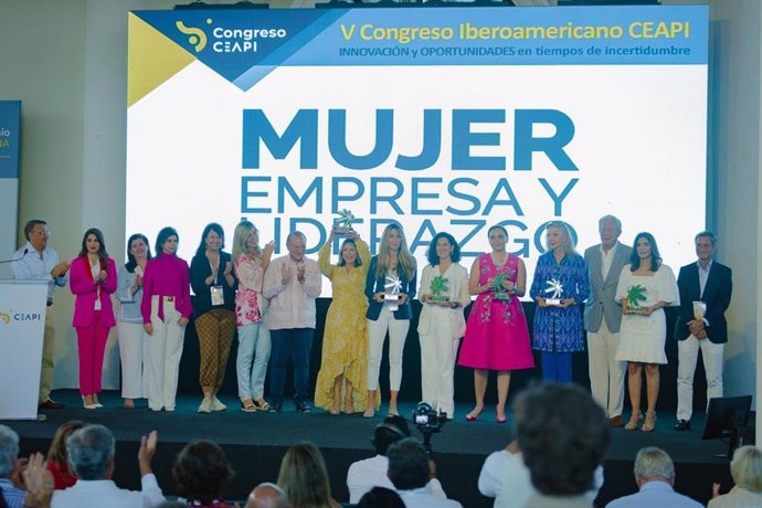 Las premiadas de la IV edición del Premio Mujer, Empresa y Liderazgo en el Congreso Iberoamericano CEAPI de 2022