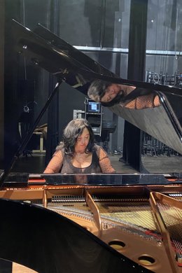 Archivo - Raquel del Val presenta una obra de Joaquín Turina inspirada en Logroño en la Sala Gonzalo de Berceo