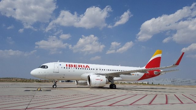 Archivo - Iberia y Vueling serán las aerolíneas oficiales del Tourism Innovation Summit de Sevilla.