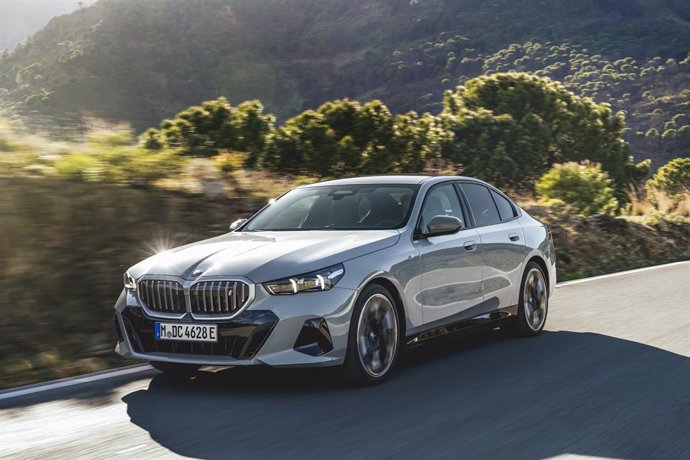 Archivo - El nuevo BMW i5 eDrive40