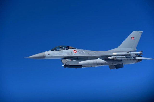 Archivo - Avión de combate modelo F-16 de la Fuerza Aérea noruega