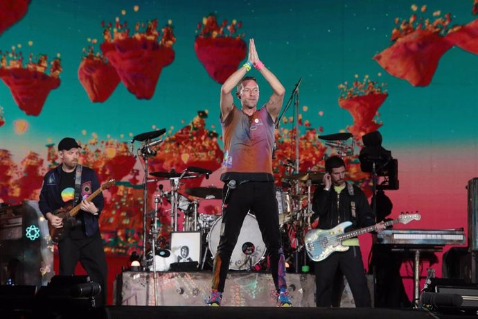 El cantanta de Coldplay, Chris Martin, en el primer dels quatre concerts que faran a Barcelona
