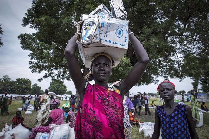 Archivo - Distribución de ayuda alimentaria en Sudán del Sur