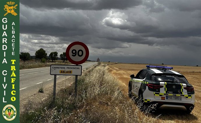 La Guardia Civil de Albacete investiga al conductor de un turismo por un delito contra la seguridad vial al circular con exceso de velocidad.
