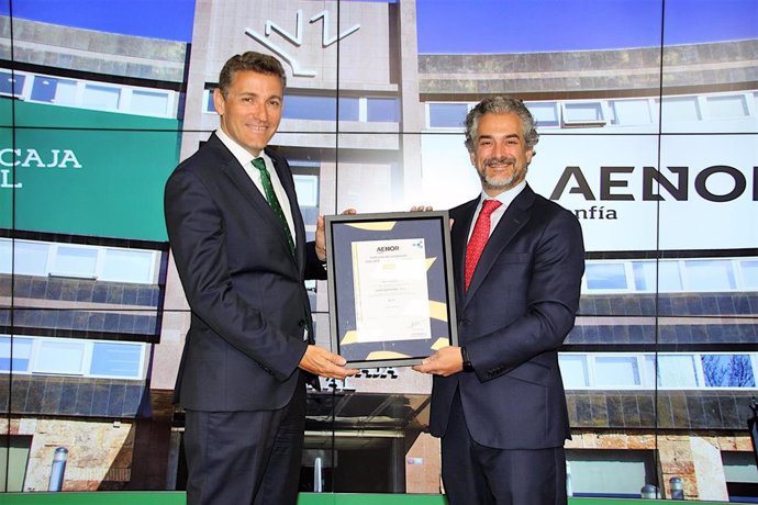 Entrega del certificado de Buen Gobierno Corporativo de Aenor