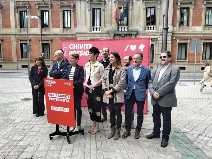 Mensaje del día del PSN este jueves frente al Parlamento foral.