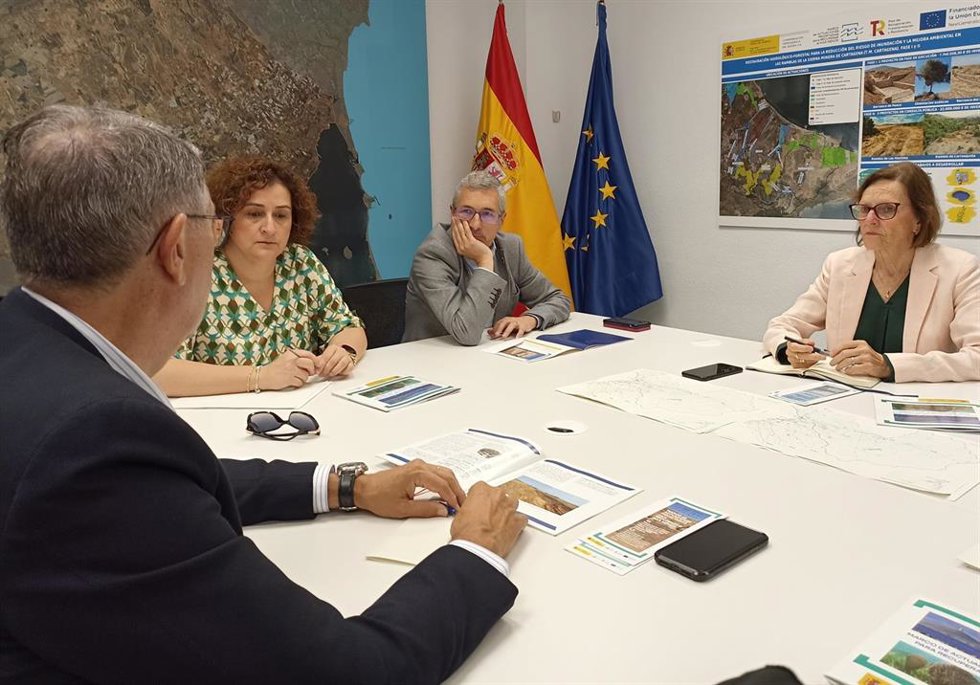 El secretario de Estado de Medio Ambiente, Hugo Morán, mantiene este jueves una reunión en la Oficina Técnica del Mar Menor con los responsables de las distintas unidades del Ministerio para la Transición Ecológica y el Reto Demográfico (MITECO)