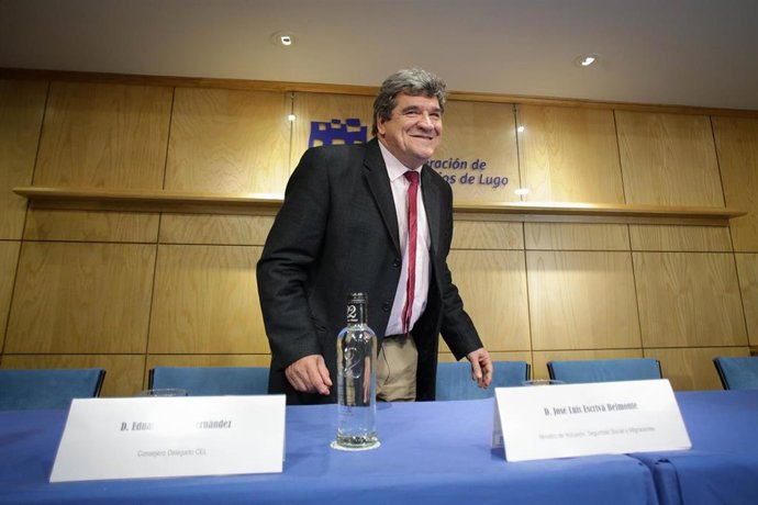 El ministro de Inclusión, Seguridad Social y Migraciones, JoséLuis Escrivá, participa en un encuentro con agentes empresariales y sindicales y de los sindicatos CC.OO., UGT y CIGA, en la Confederación de Empresarios de Lugo, CEL, a 25 de mayo de 2023, e