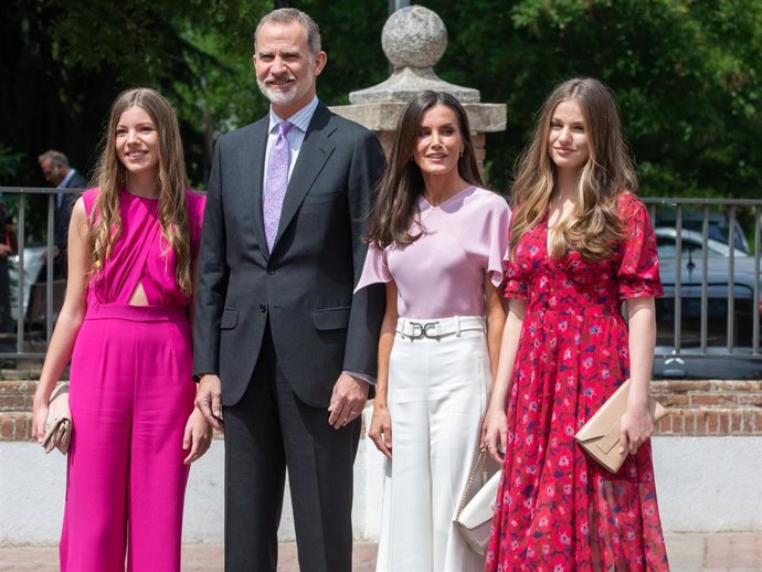 La Familia Real, radiante en la Confirmación de la Infanta Sofía