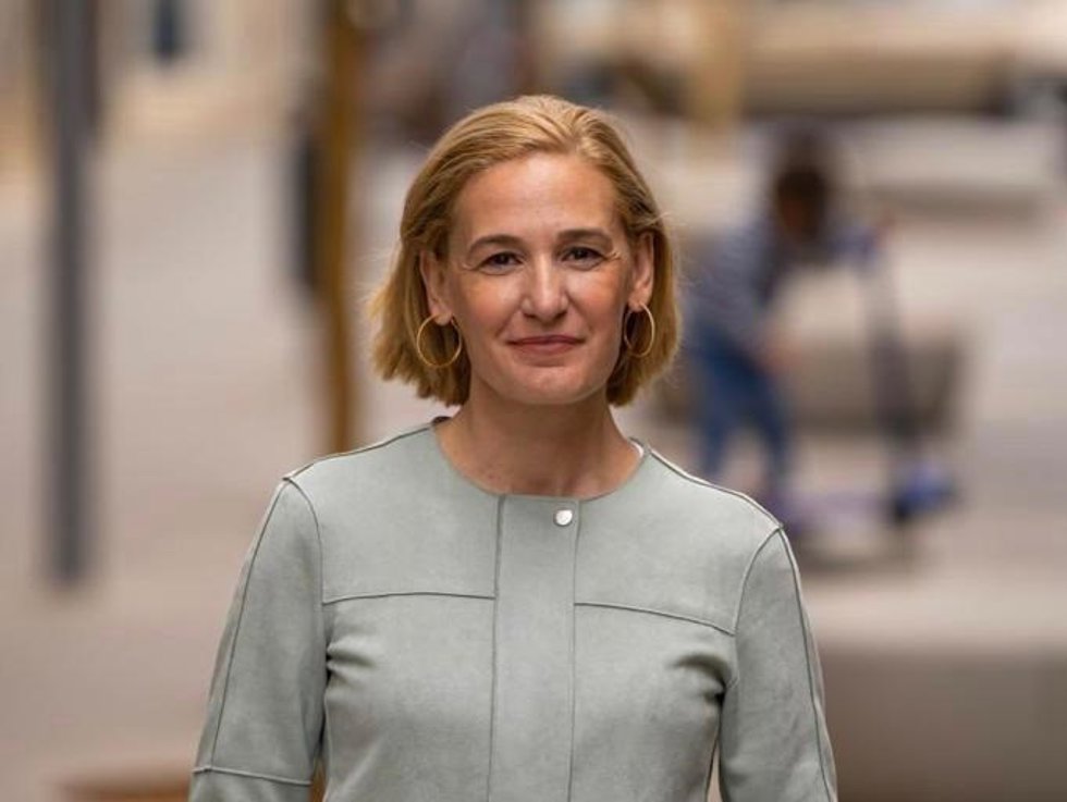 La candidata de CS a la alcaldía de Palma, Eva Pomar, propone renovar las Galerías de la plaza Mayor de Palma para jóvenes emprendedores