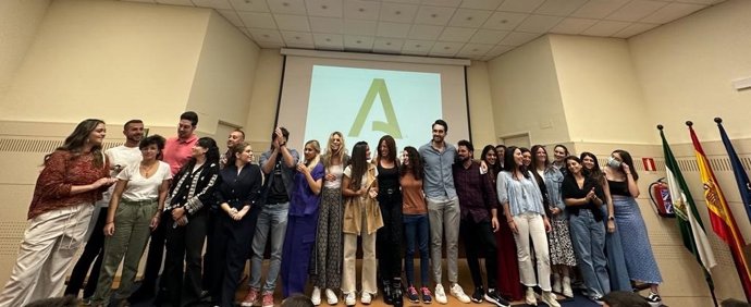 El Área Sanitaria Norte de Málaga  Antequera recibe a 23 especialistas internos residentes y homenajea a los nuevos especialistas que finalizan su formación posgrado