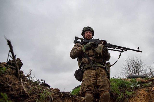 Archivo - Soldado ucraniano en Donetsk