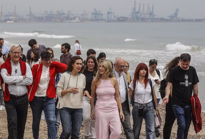 El alcalde de Valncia y candidato de Compromís a la reelección, Joan Ribó; junto a la candidata de UP-EUPV, Pilar Lima; y la vicepresidenta segunda del Gobierno y líder de Sumar, Yolanda Díaz, este jueves en Valncia. 