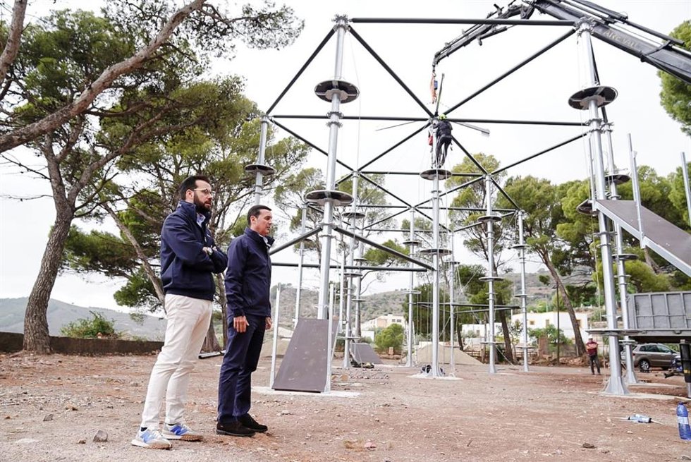 Visita al futuro parque multiaventura de Enix (Almería).