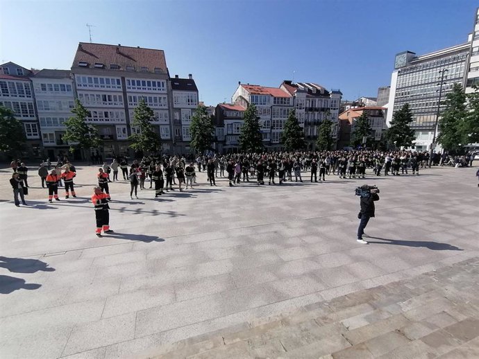 Operarios de Navantia ante el Ayuntamiento de Ferrol