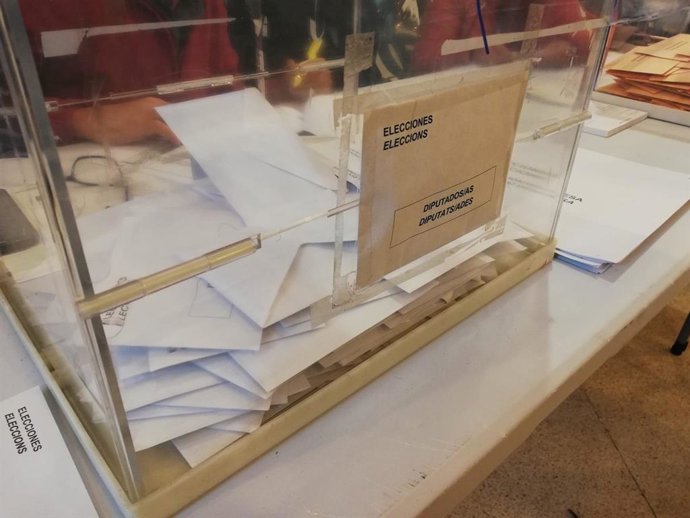 Archivo - Imagen de Recurso. Elecciones generales 10 de noviembre. 10N. Urnas. Sobres.