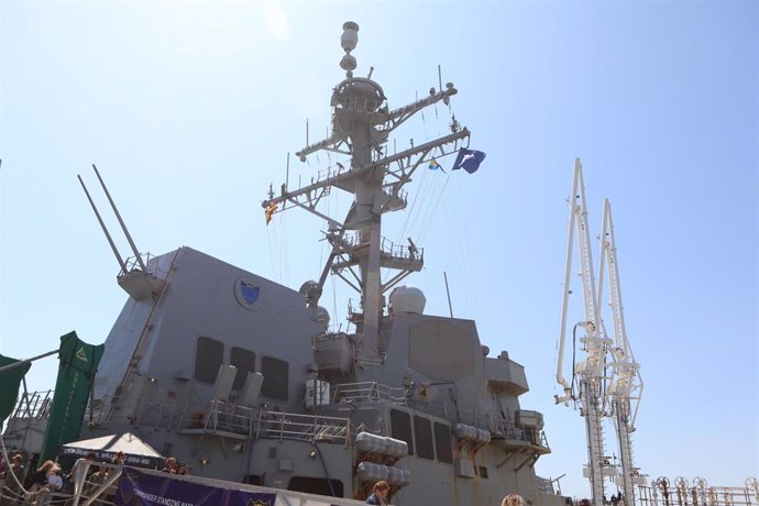 El buque USS James E.Williams, de bandera norteamericana e integrado en el Grupo 2 de la OTAN, hace escala en la Base Naval de Rota (Cádiz)