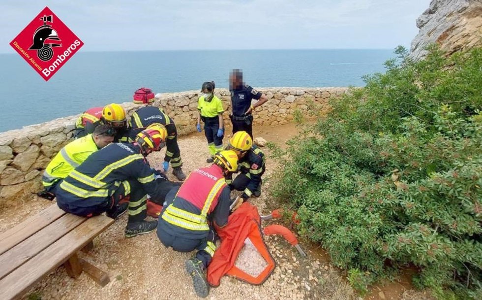 Rescatan a una mujer tras caerse y lesionarse al inicio de la ruta de la Cova Tallada