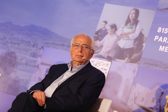 El presidente del PP de Melilla y candidato a la Presidencia de la Ciudad Autónoma de Melilla, Juan José Imbroda, en un acto de precampaña del Partido Popular en Hotel Melilla Puerto, a 27 de abril de 2023, en Melilla (España). 