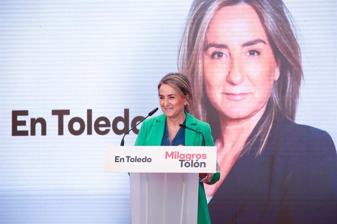 La candidata a la reelección a la Alcaldía de Toledo, Milagros Tolón, en un acto electoral en Santa Bárbara.