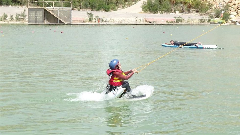 Una deportista prueba el sitwake