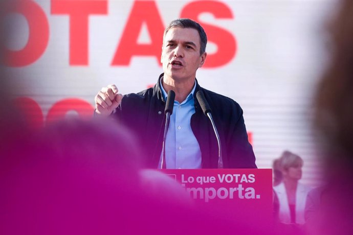 El presidente del Gobierno Pedro Sánchez, durante su intervención en un acto electoral en el Auditorio del Parque Forestal de Entrevías, a 25 de mayo de 2023, en Madrid (España). 