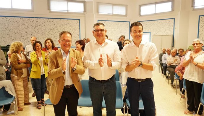 El ministro de Turismo, Héctor Gómez, en un acto en Ibiza.
