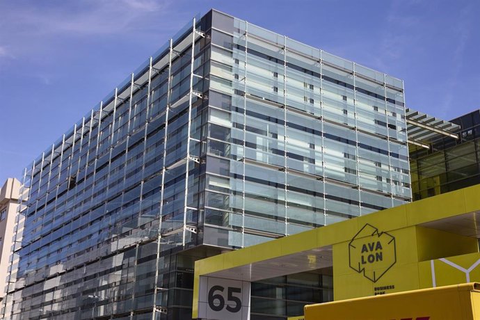 Archivo - Edificio de la sede de Ezentis en Madrid.