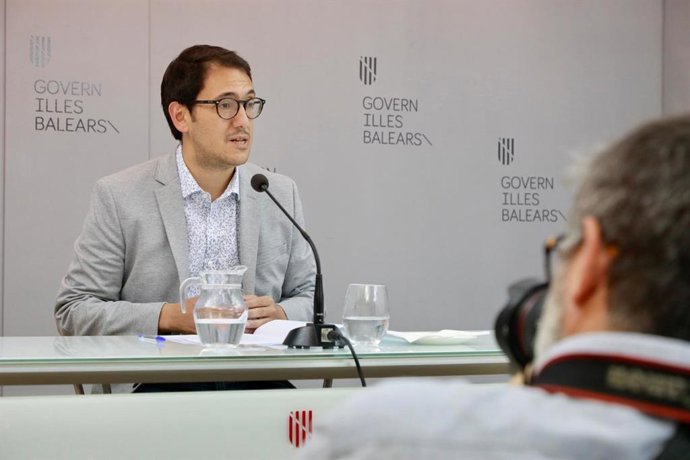 El portavoz del Govern y conseller de Modelo Económico, Turismo y Trabajo, Iago Negueruela