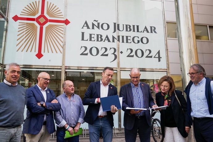 Archivo - El consejero de Desarrollo Rural, Guillermo Blanco, presenta las estrategias LEADER para el nuevo periodo de la PAC junto a los presidentes de los Grupos de Acción Local