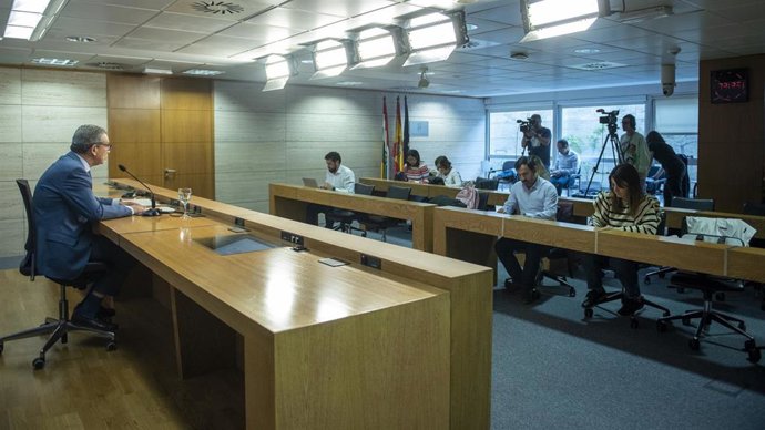 El consejero de Hacienda y Administración Pública, Celso González, ha comparecido hoy para informar del dispositivo electoral del Gobierno de La Rioja
