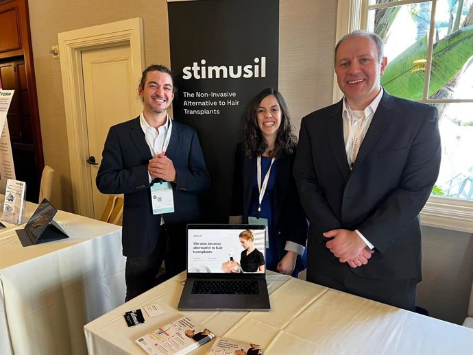 Pablo Villalba, Ana Villalba y el Dr. Scott.