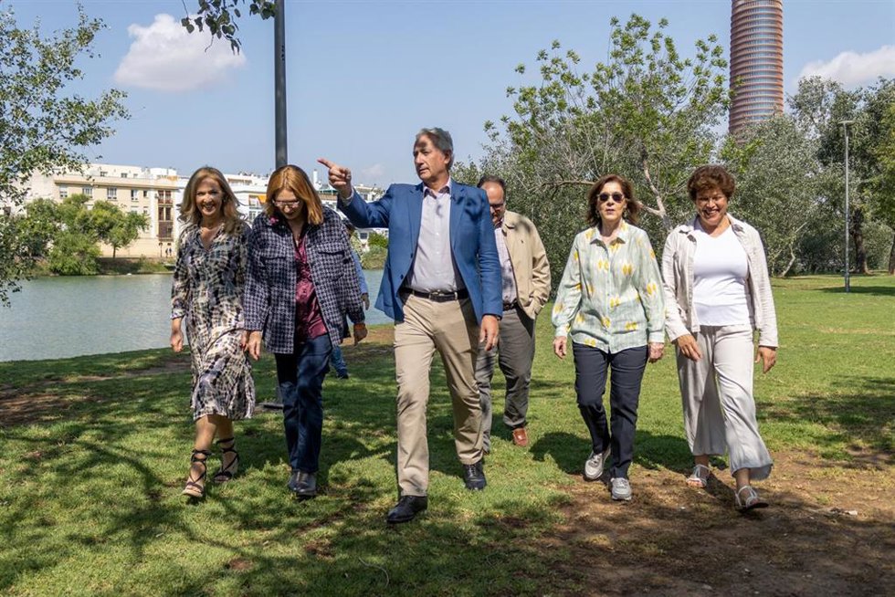 Ciudadanos (Cs) Aumesquet (Cs) Apuesta Porque La Sevilla Del Futuro Sea Una Ciudad Descentralizada, Con 20 Distritos Y El Río Como Eje Principal