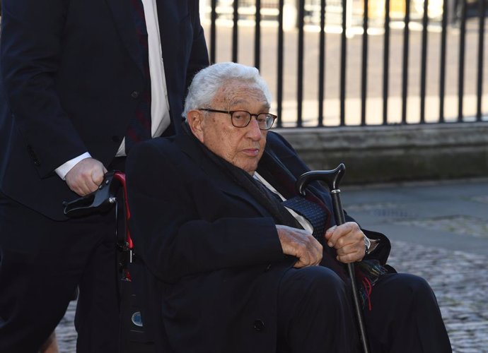 Archivo - 31 January 2019, England, London: US former Secretary of State and former National Security Advisor Henry Kissinger arrives at a service of thanksgiving for the life and work of UK former Foreign Secretary Lord Carrington at Westminster Abbey.