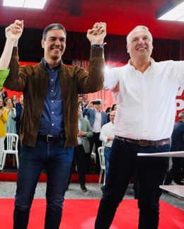 Ruiz Boix con Pedro Sánchez en un acto en la campaña electoral en la provincia de Cádiz.