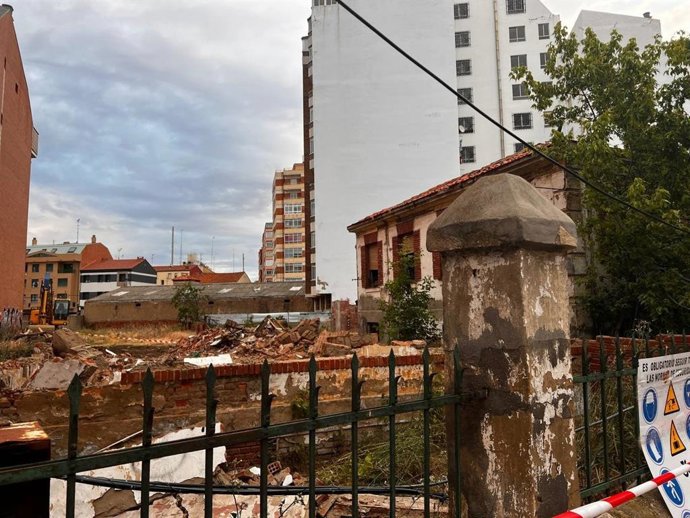 Trabajos para el derribo de los inmuebles de la calle Los Osorios de León.