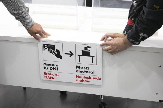 Imagen de la  señalización de accesibilidad cognitiva instalada en Civixo Iturrama