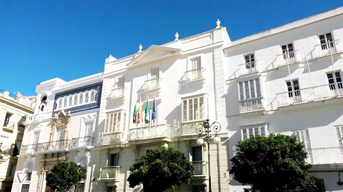 Archivo - Edificio UNED en Cádiz