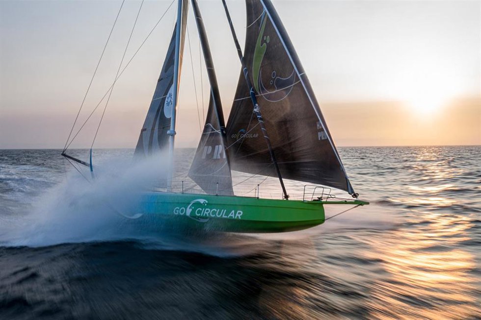 El Team Holcim-PRB navega a toda velocidad en una etapa de The Ocean Race 22-23