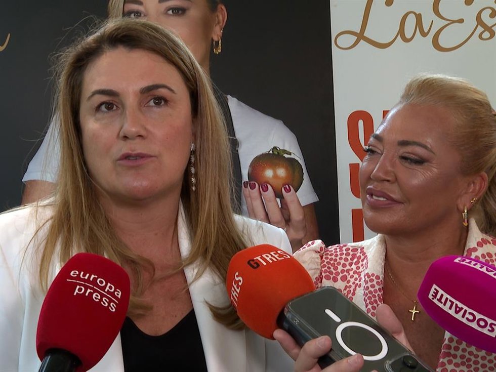 Carlota Corredera, junto a Belén Esteban, en la presentación de las nuevas propuestas de 'Sabores de la Esteban'.