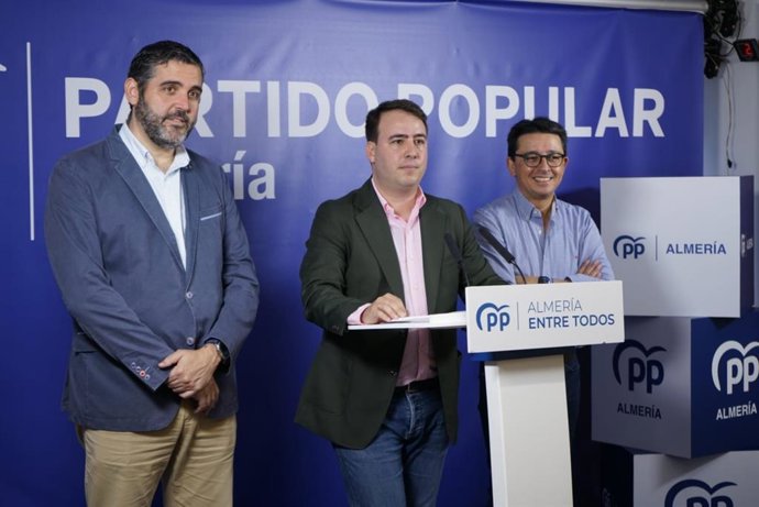 Juan José Alonso, Fernando Giménez y Manuel Guzmán (PP).