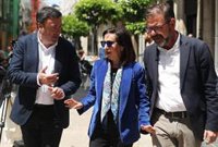 Robles pide el apoyo para Ángel Mato, a quien se compromete a ayudar a "abrir Ferrol al mar"