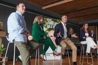 Muñoz promete captar fondos por 300 millones en tres años e impulsar la "proyección" económica de Sevilla