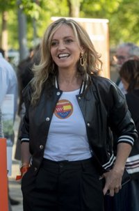 Aruca cierra campaña advirtiendo del bipartidismo: de la "subasta" de unos a las "primarias" de otros