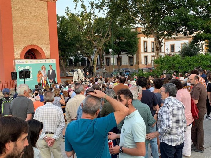 El cierre de campaña de la confluencia liderada por Podemos e Izquierda Unida ha sido en el Parque de los Perdigones, en la Macarena.