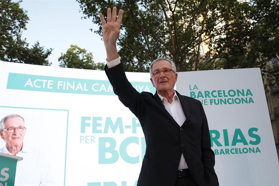 El candidato de JxCat a la alcaldía de Barcelona, Xavier Trias, durante el acto de cierre de campaña, en los Jardinets de Grcia, a 26 de mayo de 2023, en Barcelona, Catalunya (España). El acto se celebra de cara a las próximas elecciones municipales y 