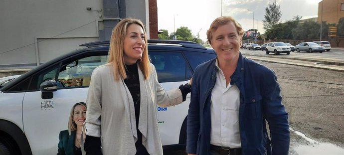 La candidata del PP a la Presidencia de la Junta, María Guardiola, junto con el candidato a la reelección a la Alcaldía de Badajoz, Ignacio Gragera