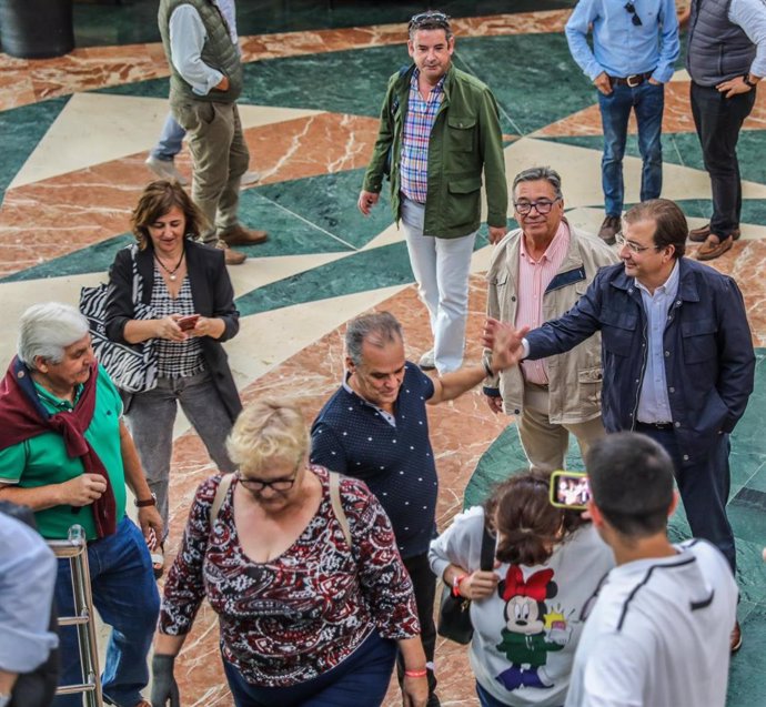 Fernández Vara en un acto de cierre de campaña en Almendralejo