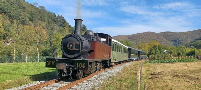 Archivo - El Museo Vasco del Ferrocarril pone en circulación cuatro trenes de vapor esta semana