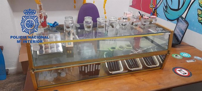 Ocho detenidos por vender marihuana y hachís en dos asociaciones cannábicas en Valncia